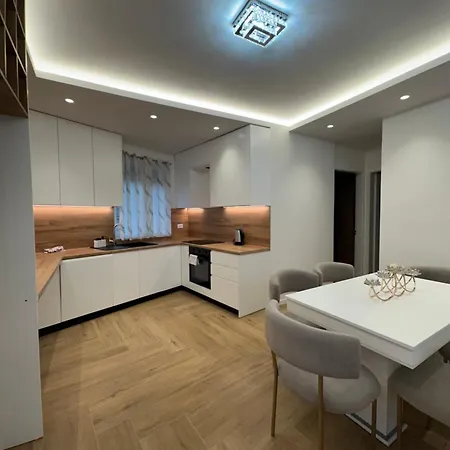 Hajdi Q & U Merano