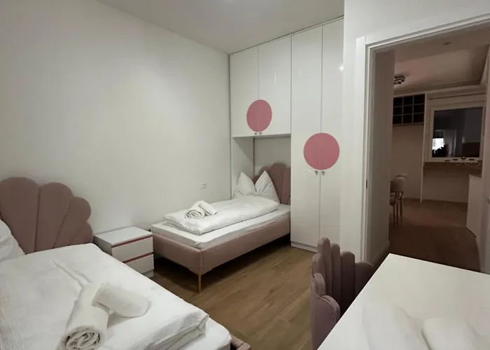 Hajdi Q & U * Merano